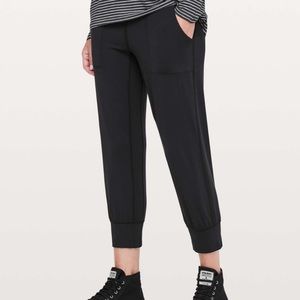 Lululemon Align jogger crop